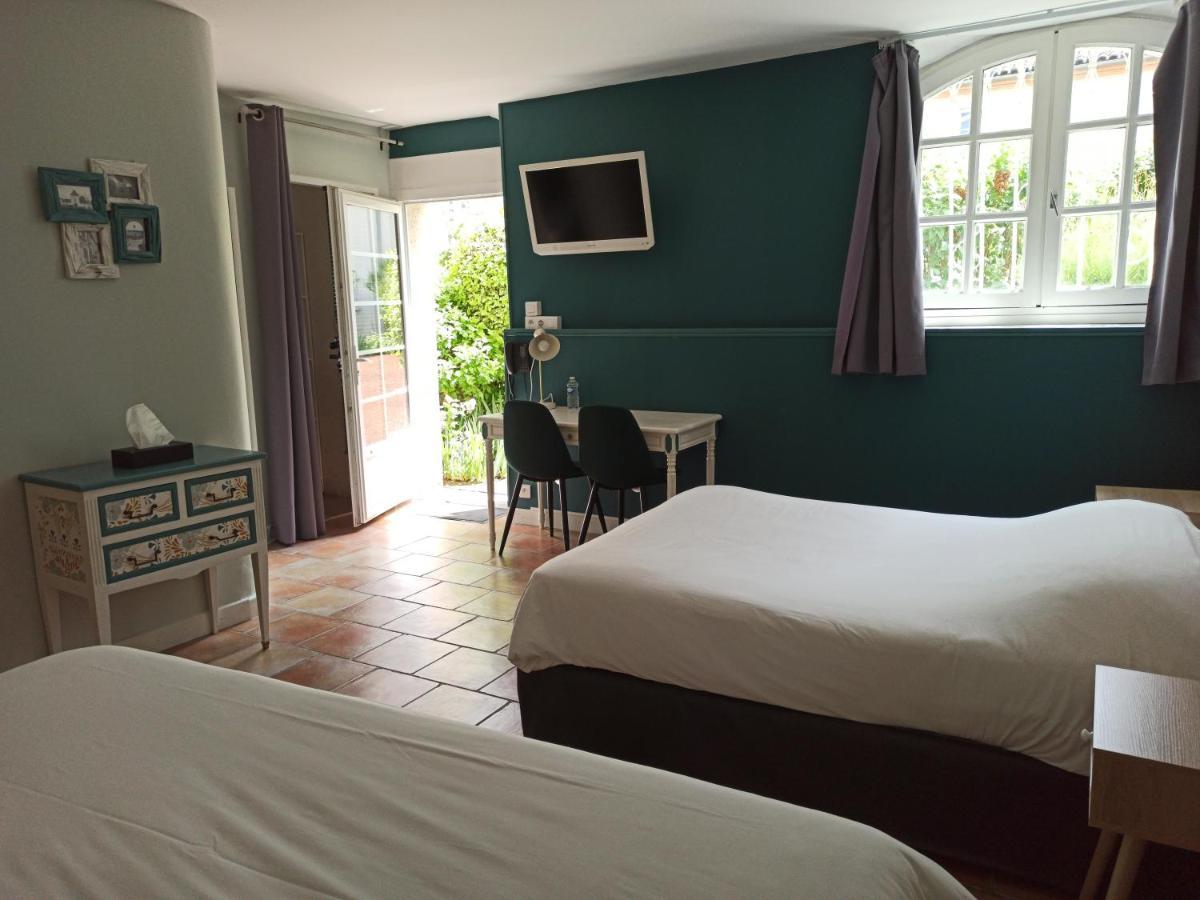 Logis Hotel Le Prince Noir Сериньяк-сюр-Гарон Экстерьер фото