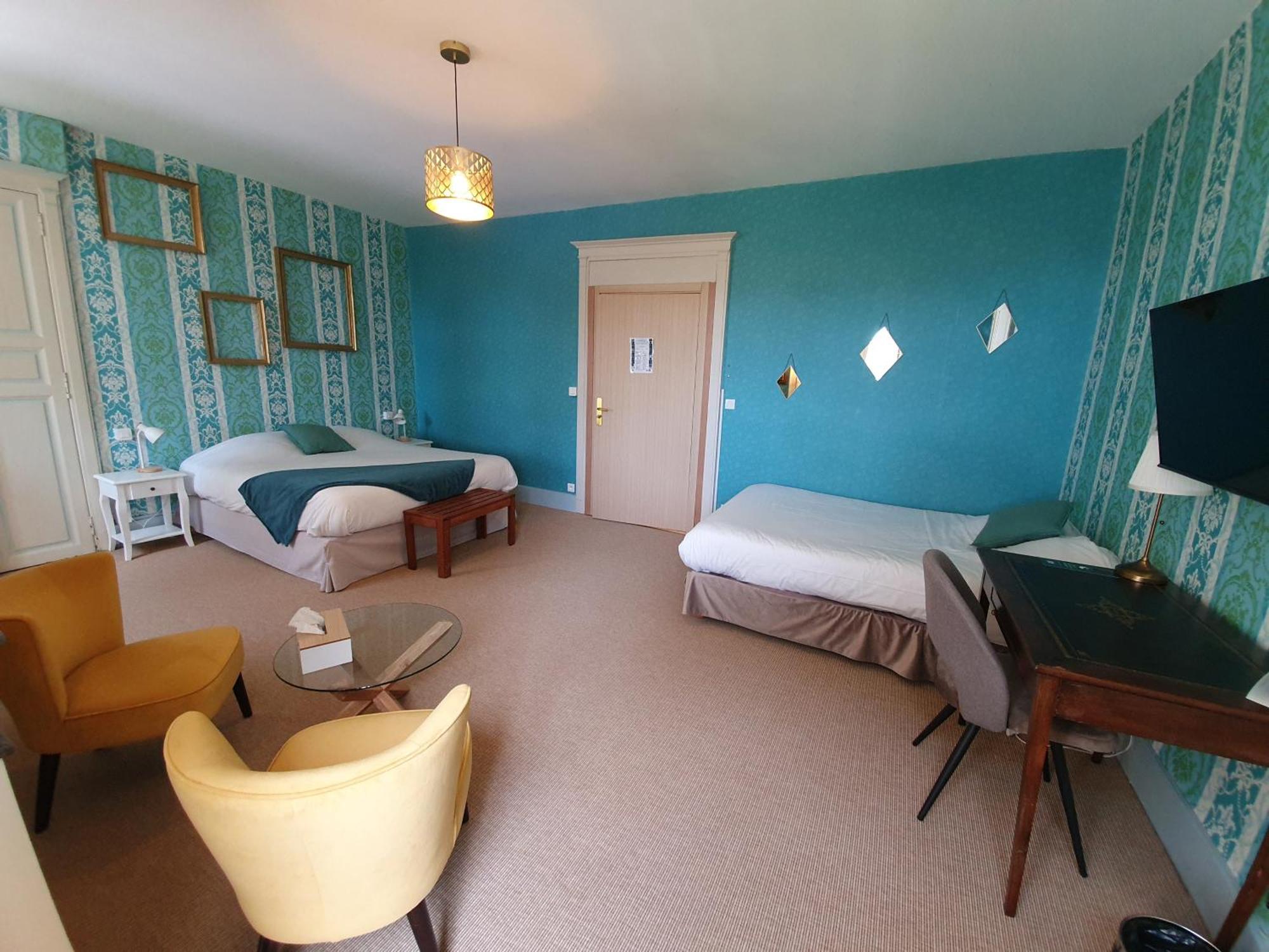 Logis Hotel Le Prince Noir Сериньяк-сюр-Гарон Экстерьер фото